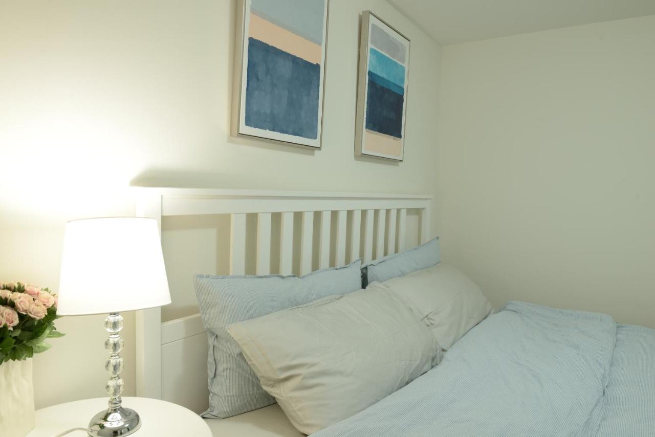 Spacious 2-Bed-Room Near Yonge & Major Mackenzie Richmond Hill Exterior photo