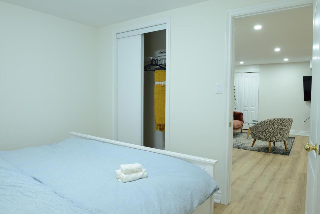 Spacious 2-Bed-Room Near Yonge & Major Mackenzie Richmond Hill Exterior photo