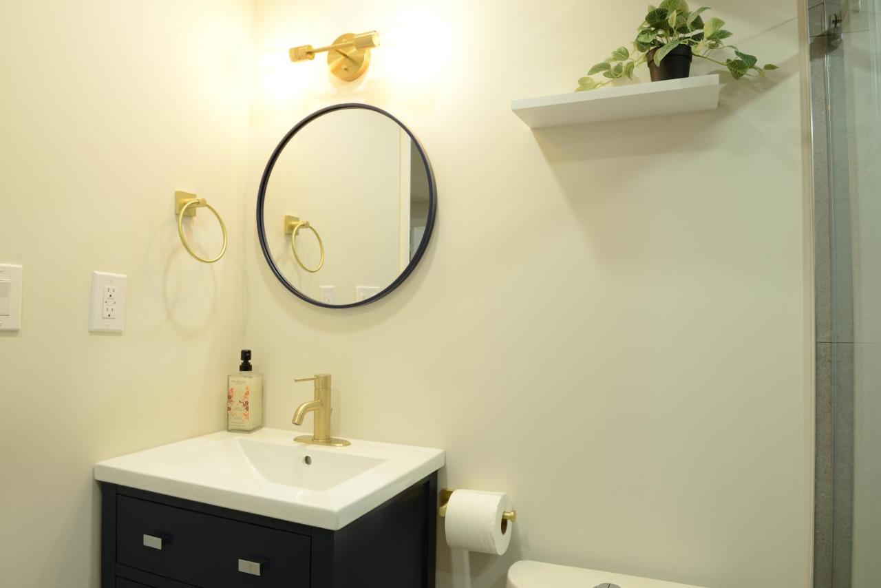 Spacious 2-Bed-Room Near Yonge & Major Mackenzie Richmond Hill Exterior photo